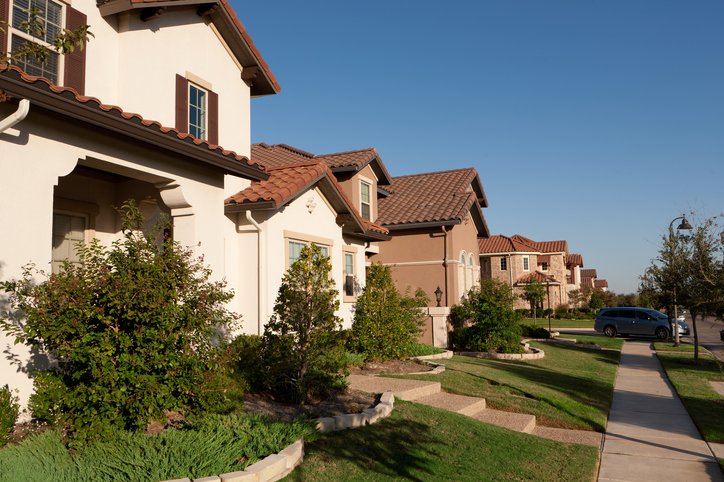 dallas tx suburban neighborhood - owner financed real estate training program