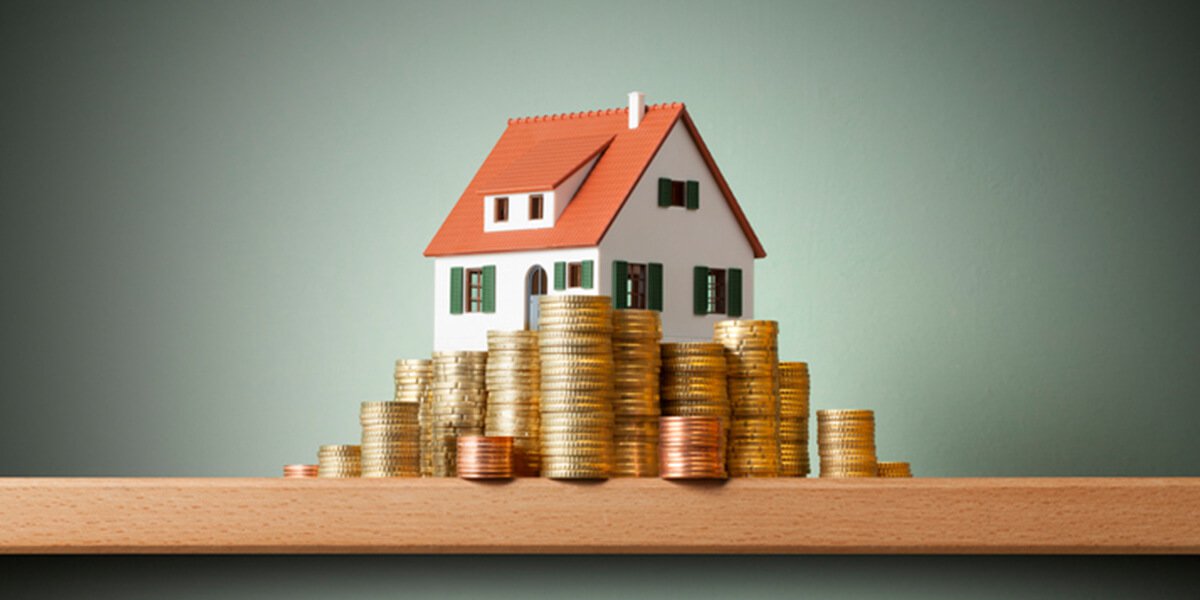 money in front of home concept  - dallas texas best professional real estate investor training